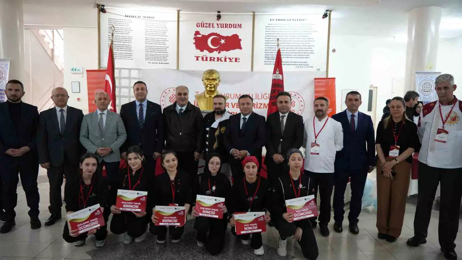 Öğrenciler yemekte yarıştı