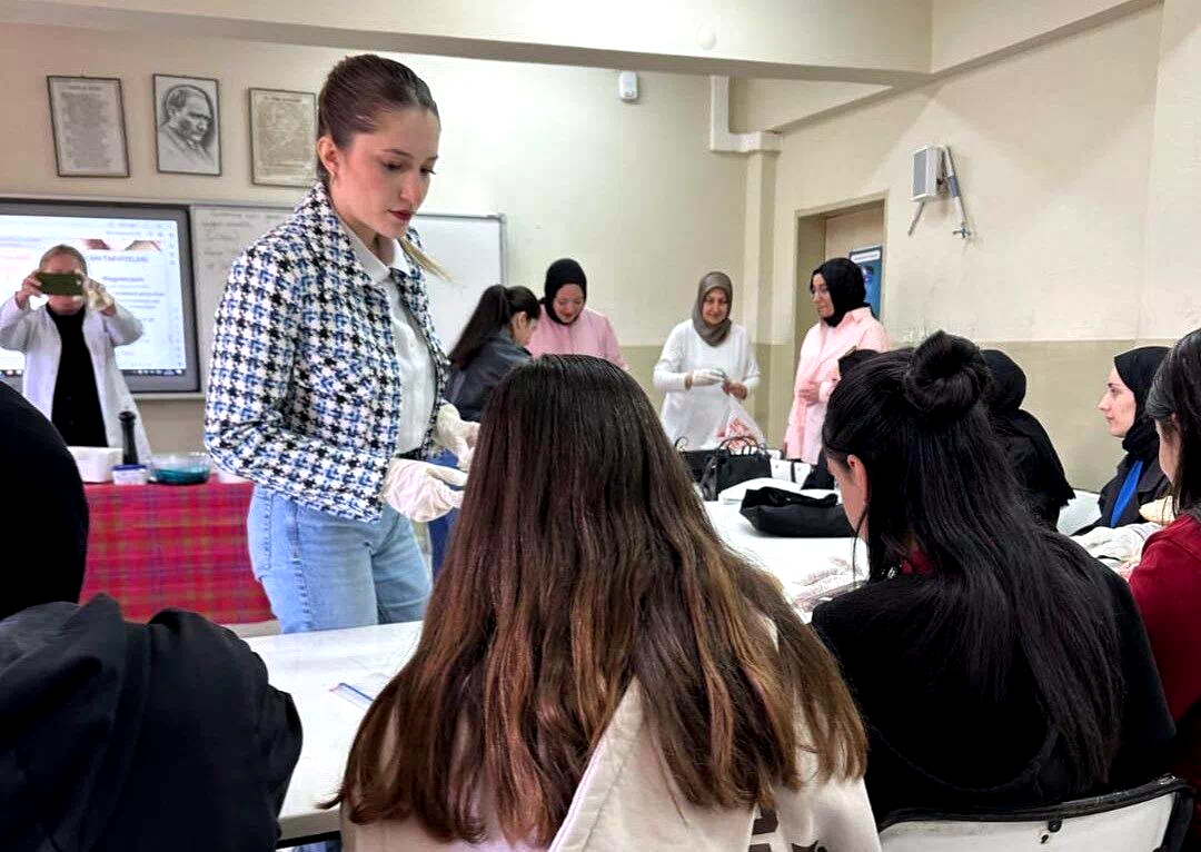 Öğrencilere sağlıklı beslenme eğitimi verildi