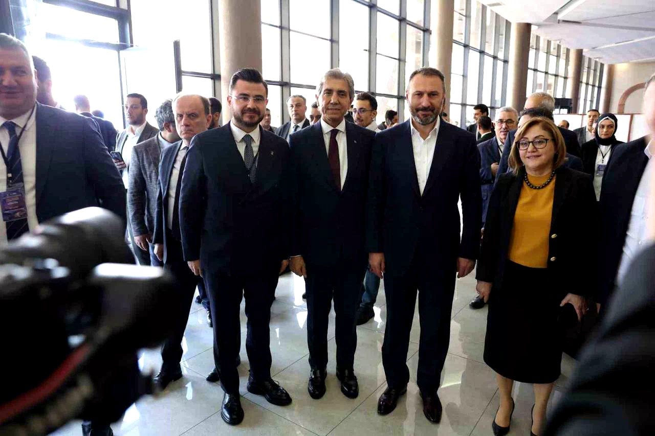 Okandan, Gaziantep’te düzenlenen Yerel Yönetimler Başkanlığı Bölge Toplantısı’na katıldı