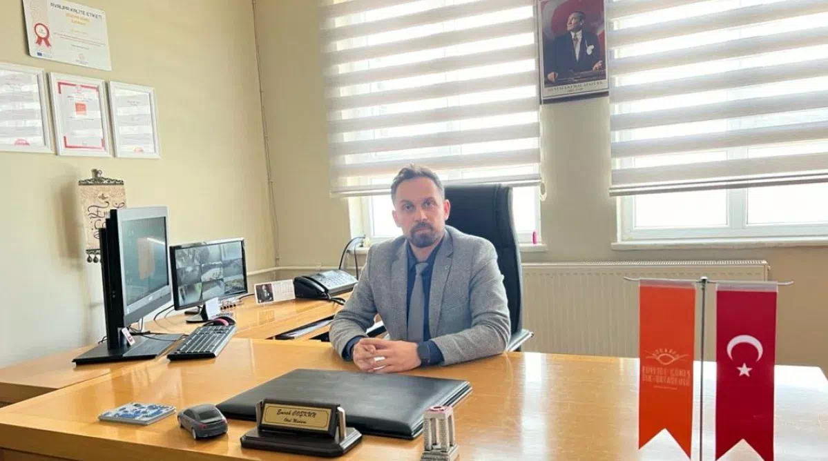 OKUL MÜDÜRÜNE BIPOLAR BOZUKLUK NEDENIYLE SALDIRI: FERIZLI’DA KORKUNÇ OLAY!