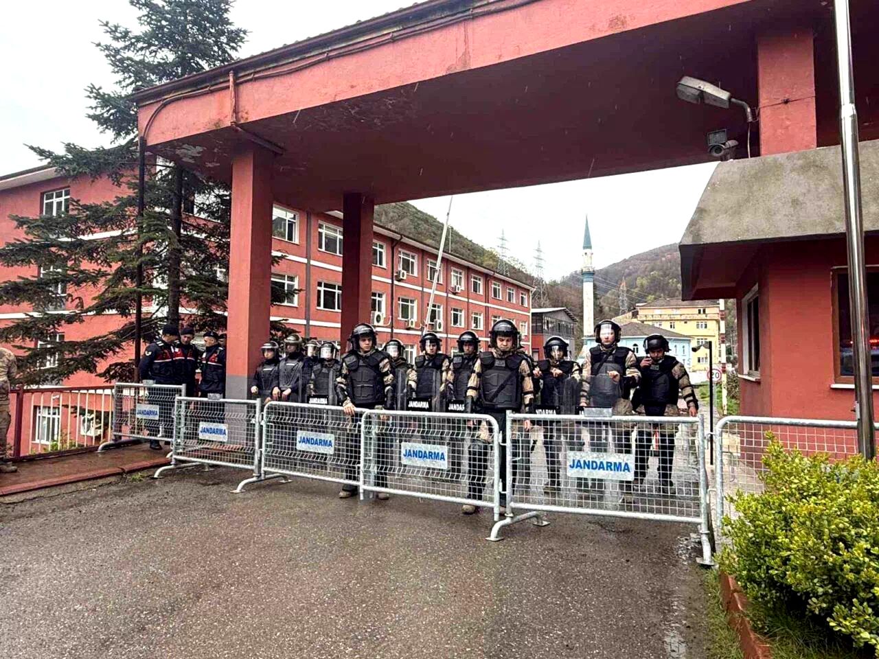 Olaylı seçimin ardından İl Genel Meclisinde ’kapalı oturum’