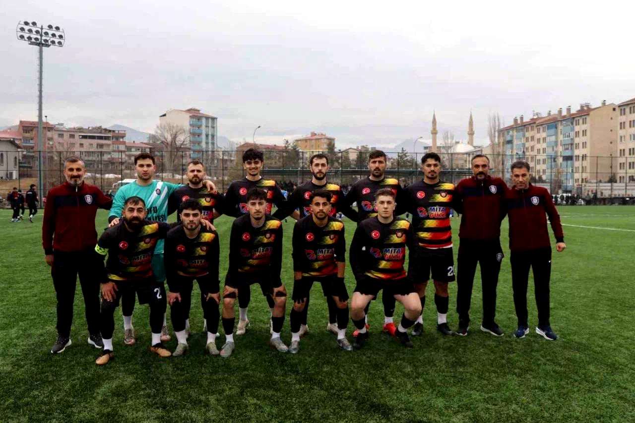 Oltu 25 Mart Belediye Spor’dan farklı galibiyet: 6-1