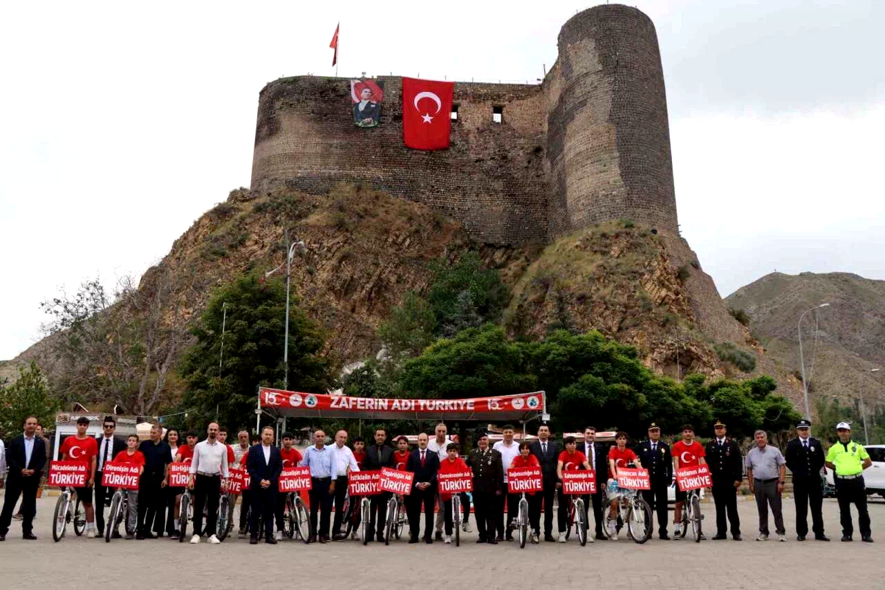 Oltu’da 15 Temmuz Demokrasi ve Millî Birlik Günü etkinlikleri düzenlendi