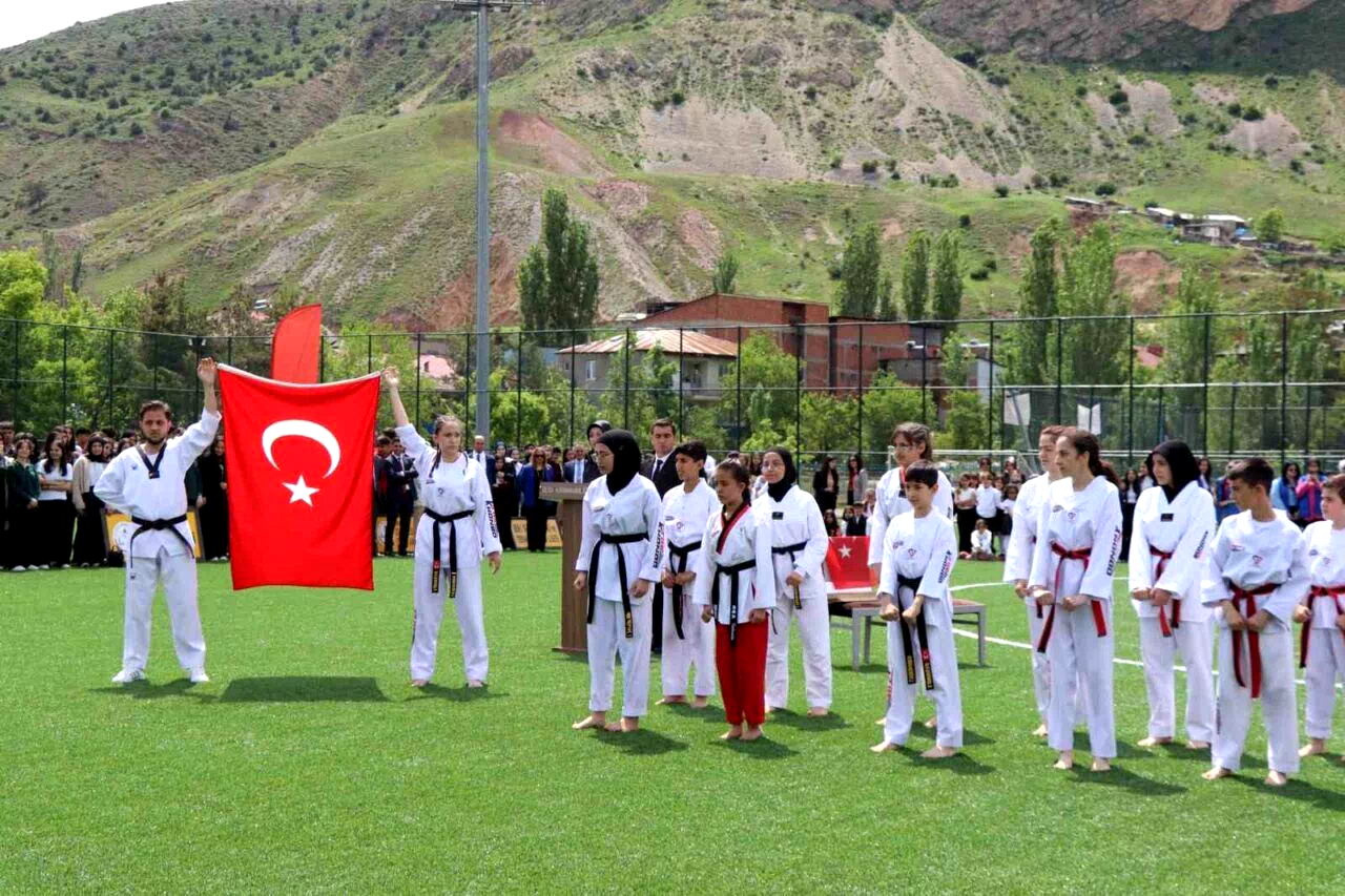 Oltu’da 19 Mayıs heyecanla kutlandı