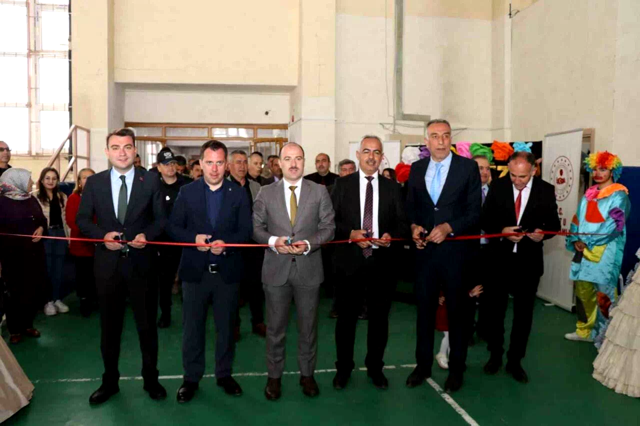 Oltu’da ev hanımlarına mesleki eğitim desteği