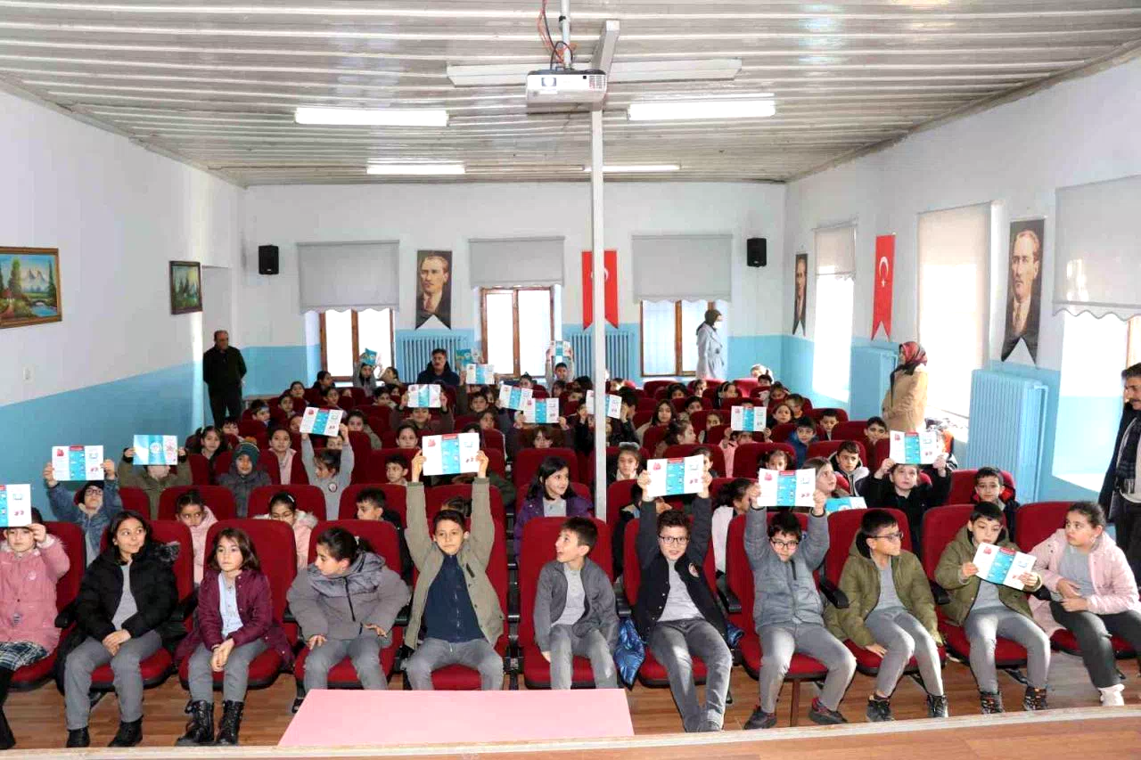 Oltu’da öğrencilere verem bilgilendirmesi