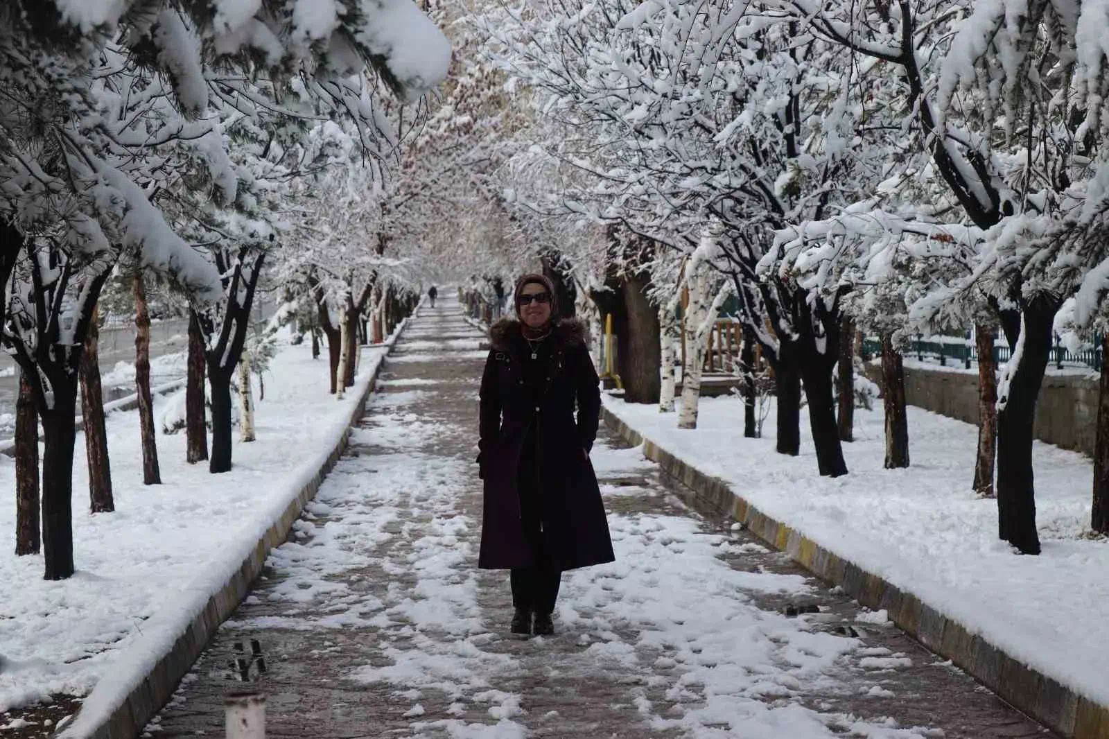 Oltu’da Yoğun Kar Yağışı Sonucu Endişe ve Hayranlık