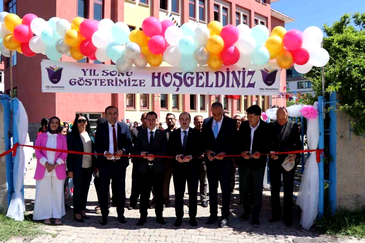 Oltu Nene Hatun Mesleki ve Teknik Anadolu Lisesi’nden yıl sonu sergisi