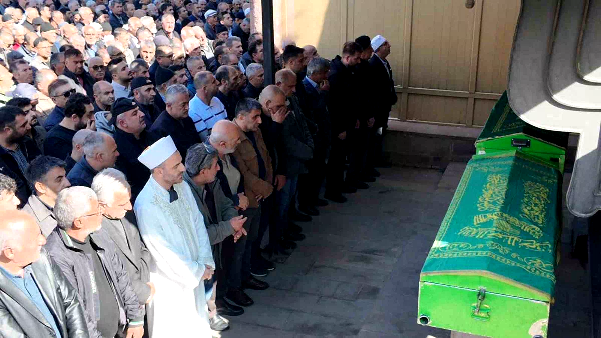 Oltu’nun sevilen ismi Ahmet Turan dualarla uğurlandı