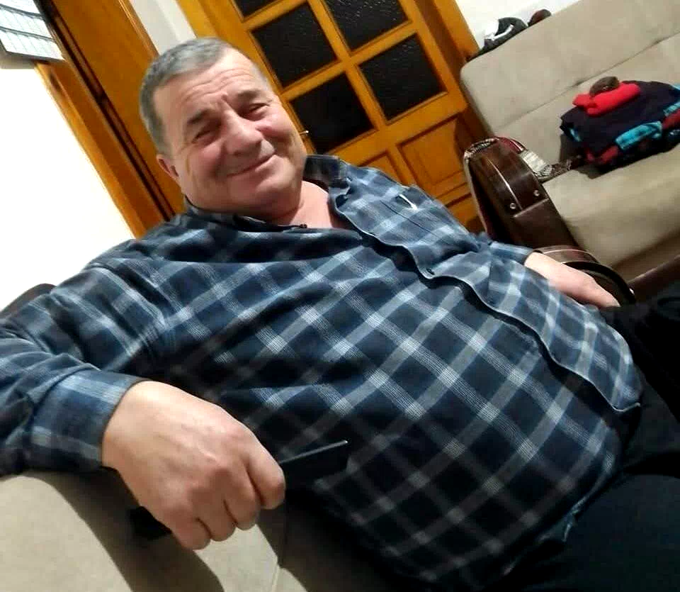 Ölüm onu bahçede ilaçlama yaparken buldu