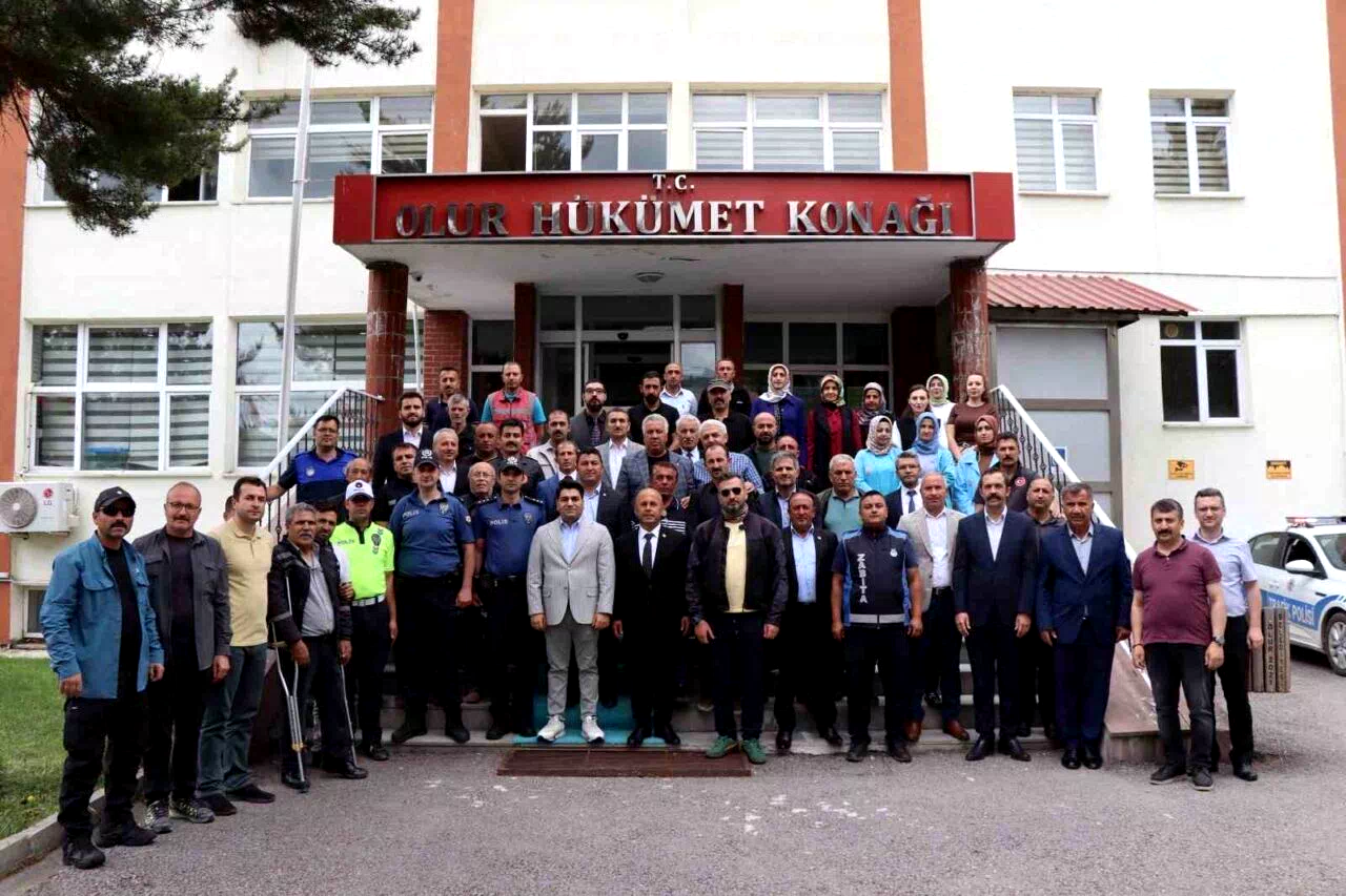 Olur Kaymakamı Kini’ye duygusal veda