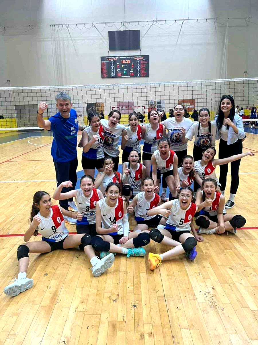 Onikişubat Belediyespor Midi Kız Voleybol Takımı Türkiye Şampiyonası yolunda