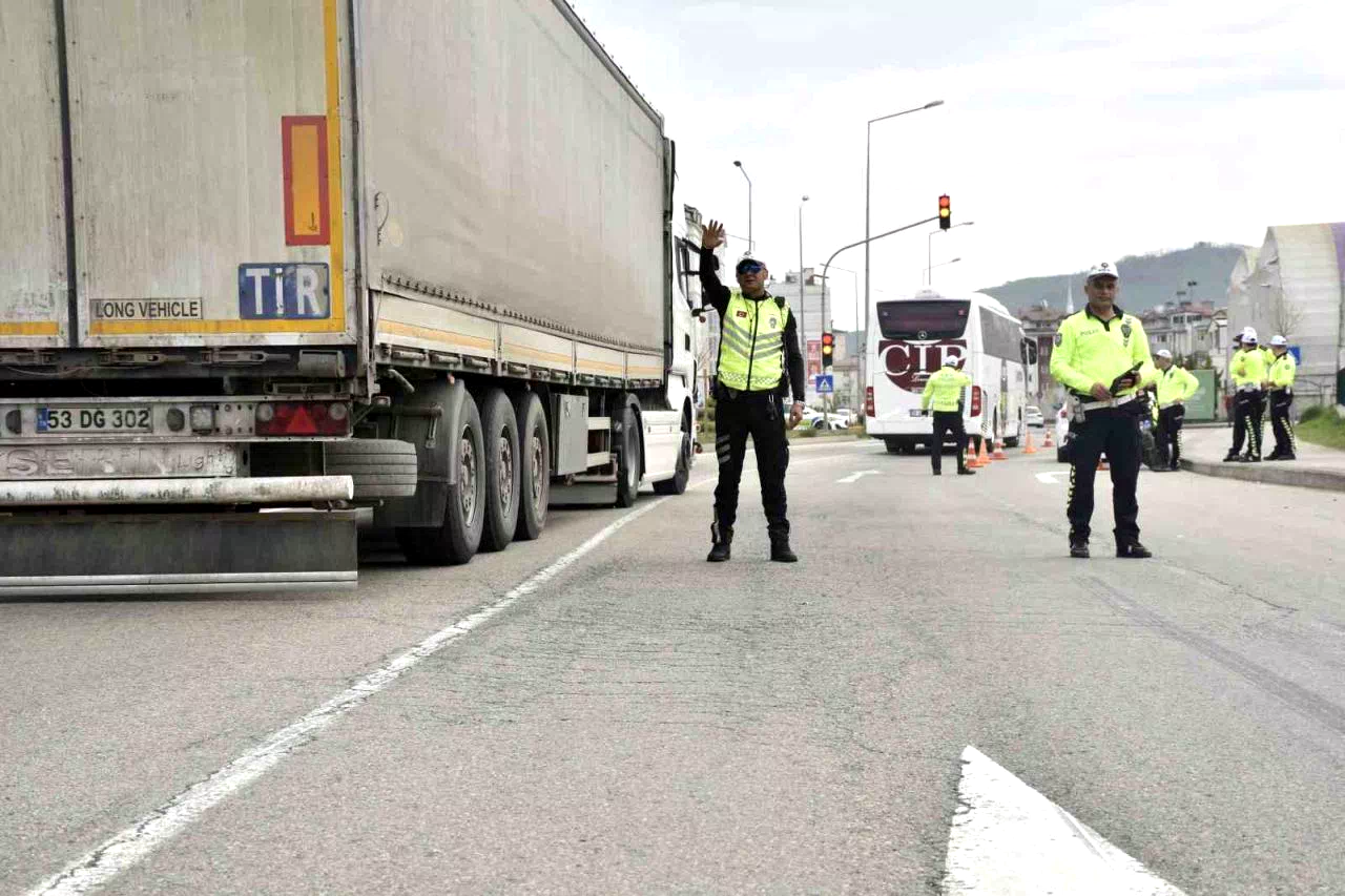 Ordu’da bir haftada 12 binden fazla araç ve sürücüsü denetlendi