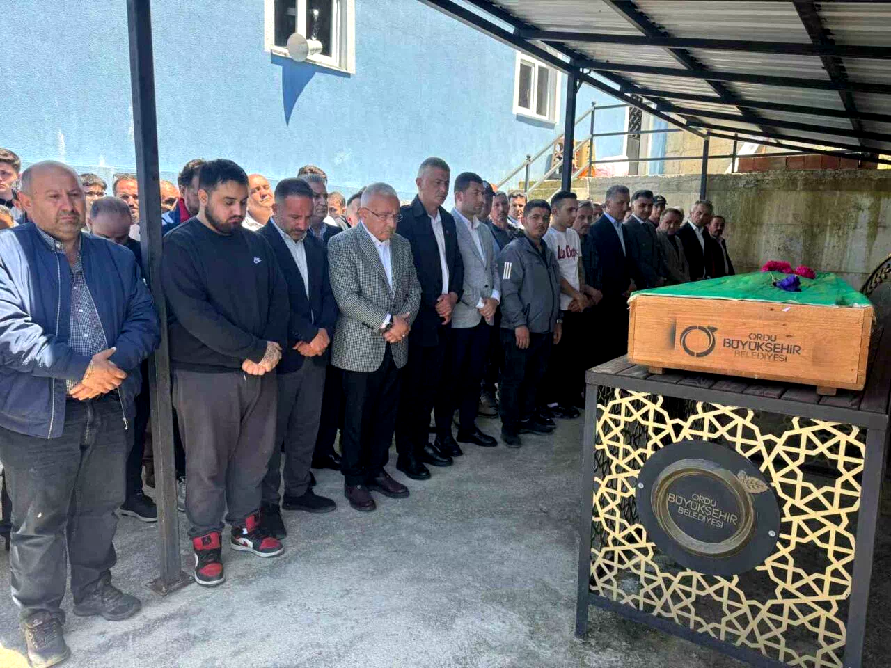 Ordu’da denizde boğularak hayatını kaybeden lise öğrencisi toprağa verildi