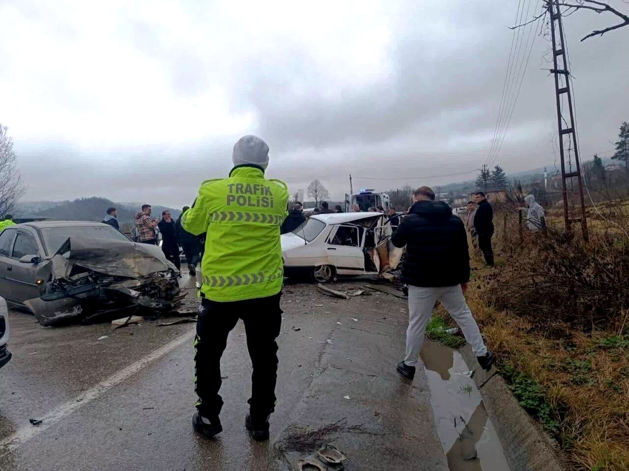 Ordu’da iki otomobil çarpıştı: 2 yaralı