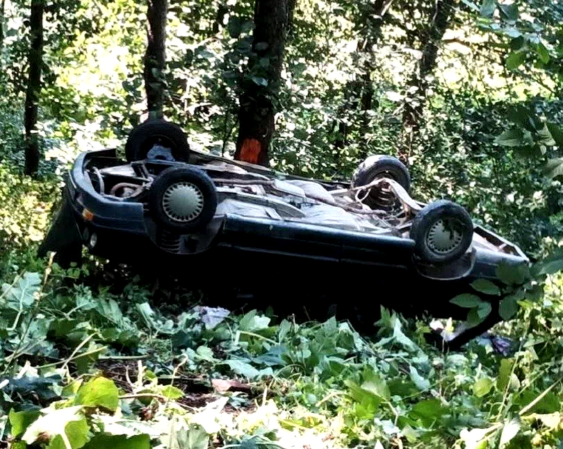 Ordu’da otomobil ormanlık alana yuvarlandı: 3 yaralı