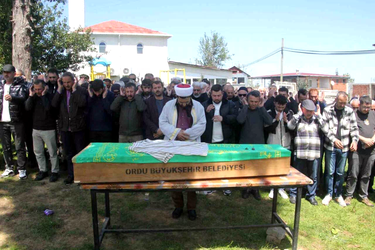 Ordu’da suda cansız bedenine ulaşılan şahıs son yolculuğuna uğurlandı