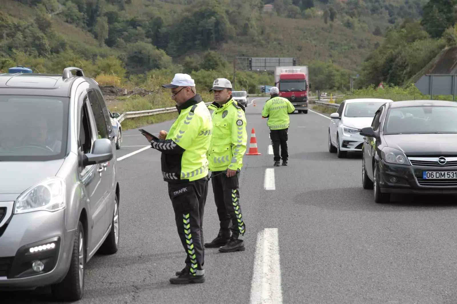 Ordu’da Trafik Denetimlerinde 2 Haftada 43 Bin 103 Araç Kontrol Edildi