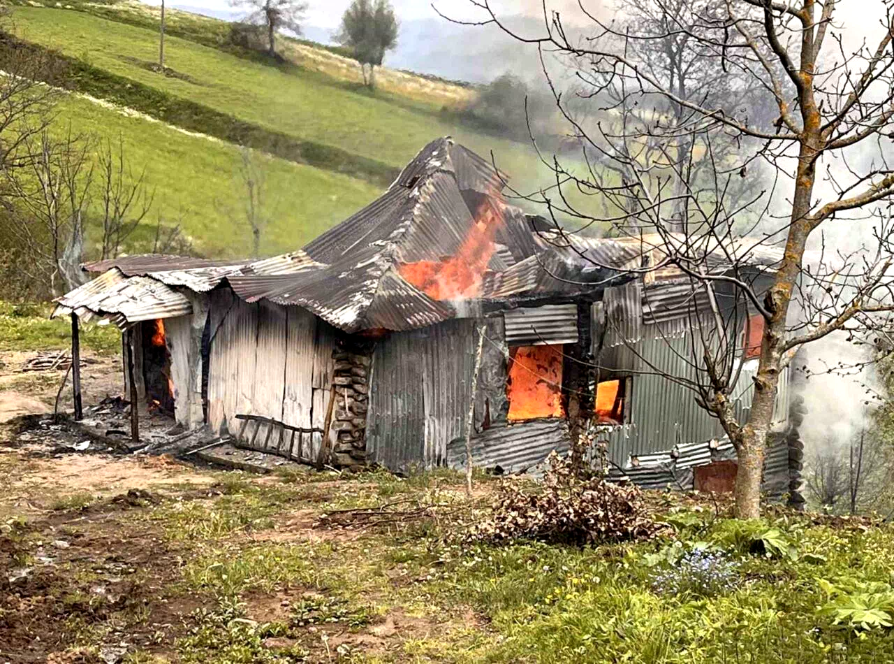 Ordu’da yaşlı adamın evi, çıkan yangında küle döndü