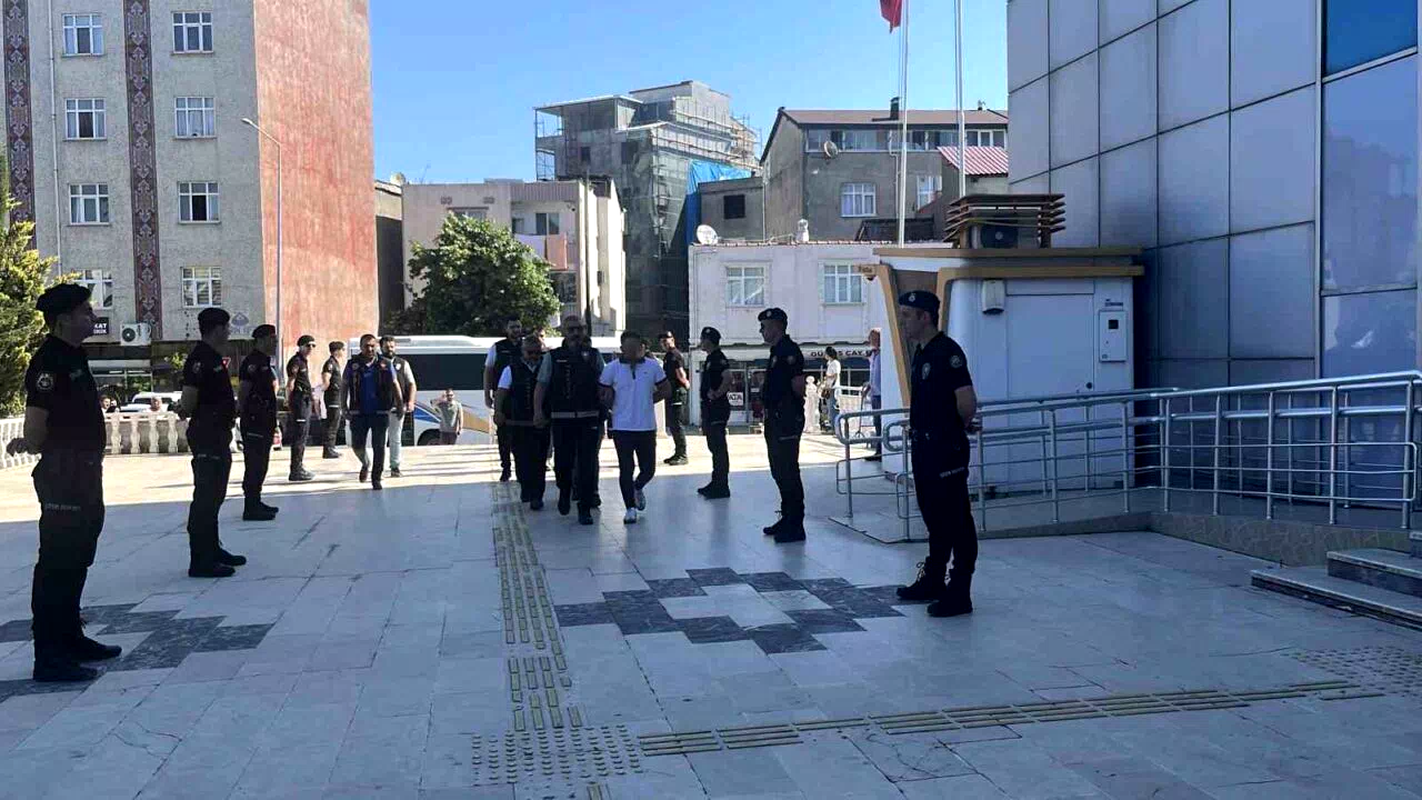 Ordu merkezli uyuşturucu operasyonunda 13 şüpheli adliyede