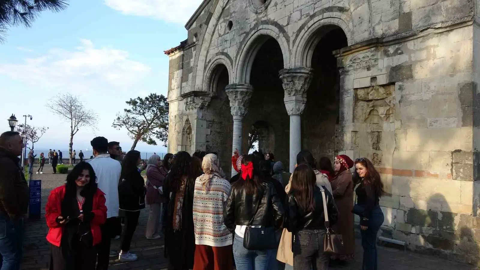 Ortahisar Ayasofya Camii, Ramazan Bayramı’nda Ziyaretçi Akınına Uğruyor