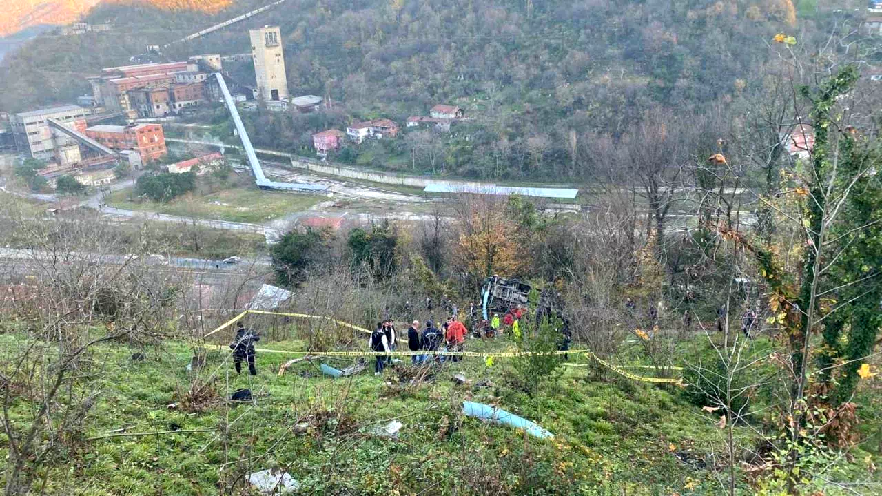 Ortaokul öğrencisinin öldüğü servis kazasında 6 kamu görevlisine hapis talebi