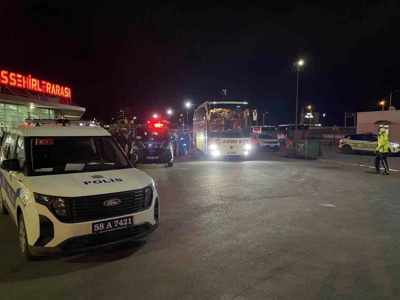 Otobüs üzerinden geçmişti, şahsın kimliği tespit edildi