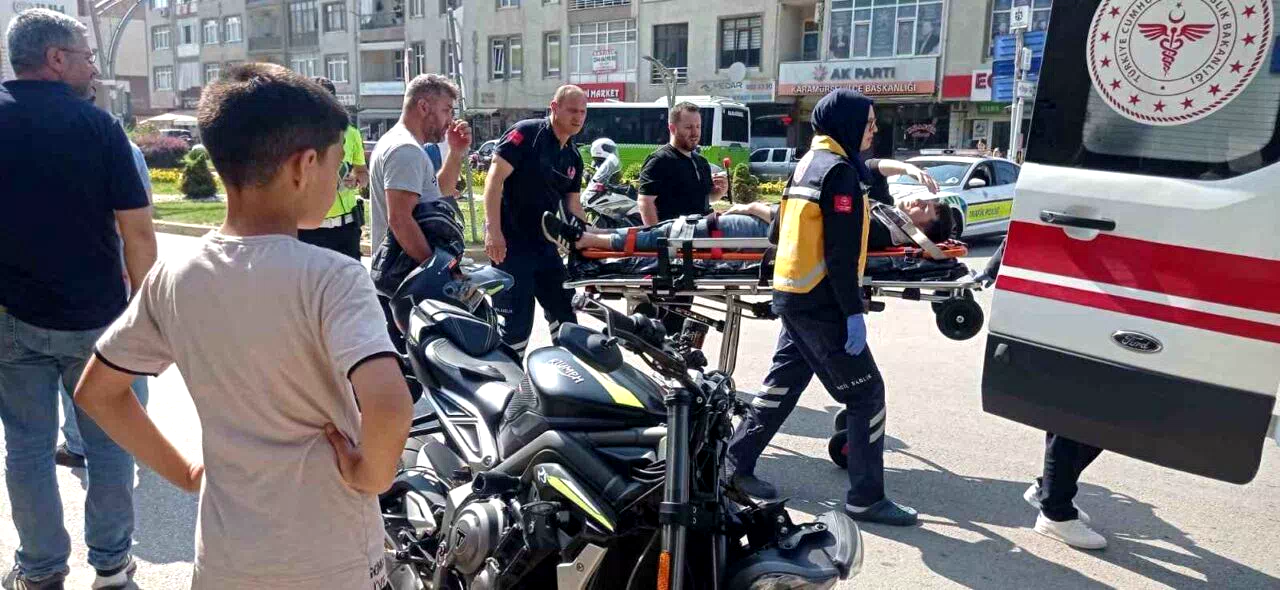 Otomobil ile çarpışan motosiklet sürücüsü yaralandı