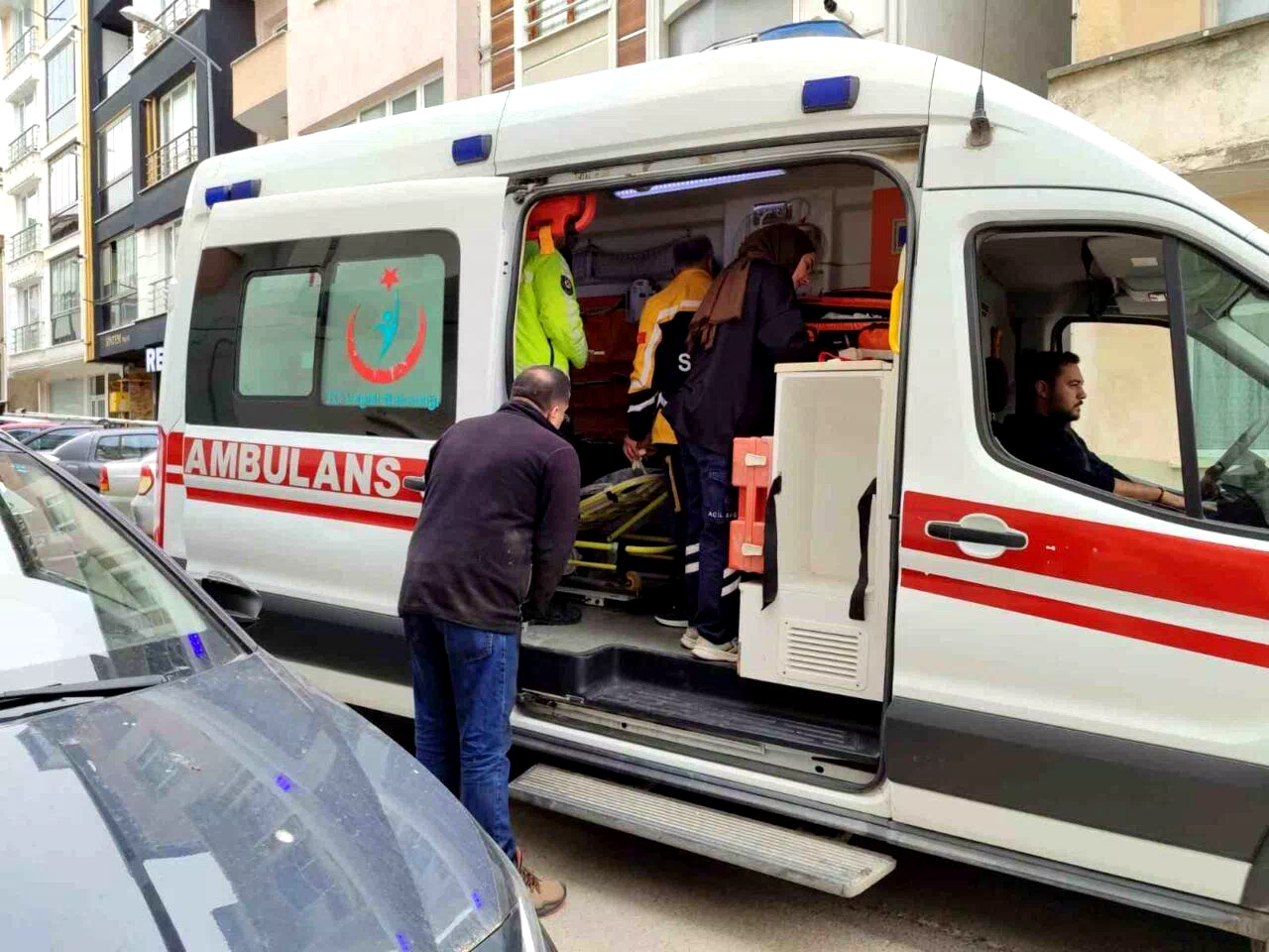 Otomobil ile motosiklet çarpıştı: 1 yaralı