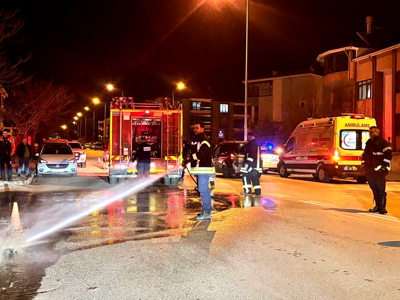 Otomobil ile motosiklet çarpıştı: 2 yaralı