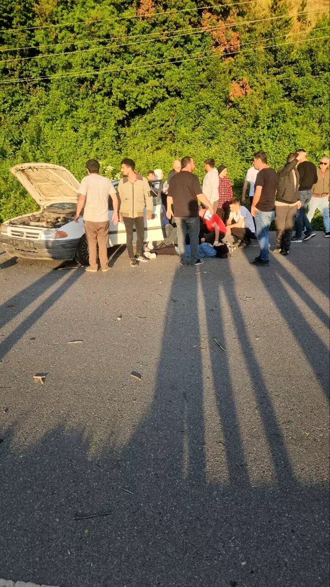 Otomobil refüjü aşıp karşı şeride geçti: 4 yaralı
