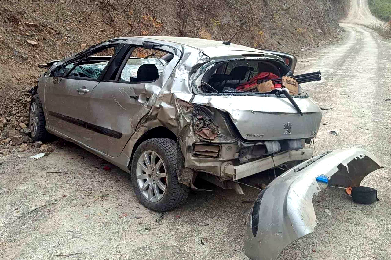 Otomobil uçuruma yuvarlandı, kaza gün ağarınca ortaya çıktı: 1 ağır yaralı