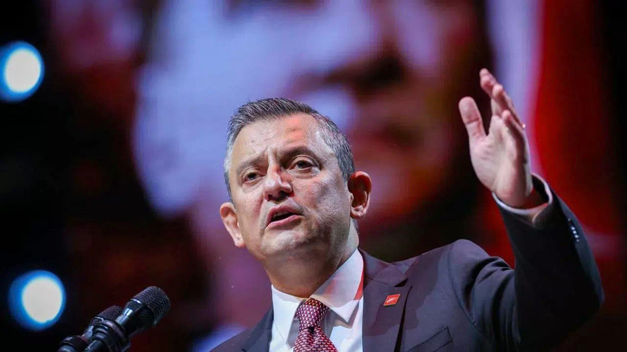 Özgür Özel’den diploma iptali hakkında ilk açıklama:  "Karar bir kara lekedir"