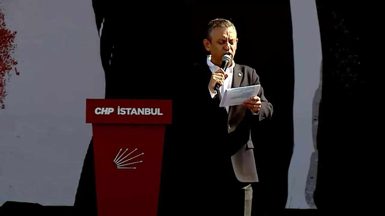 Özgür Özel Maltepe'de konuştu: Korkmuyoruz