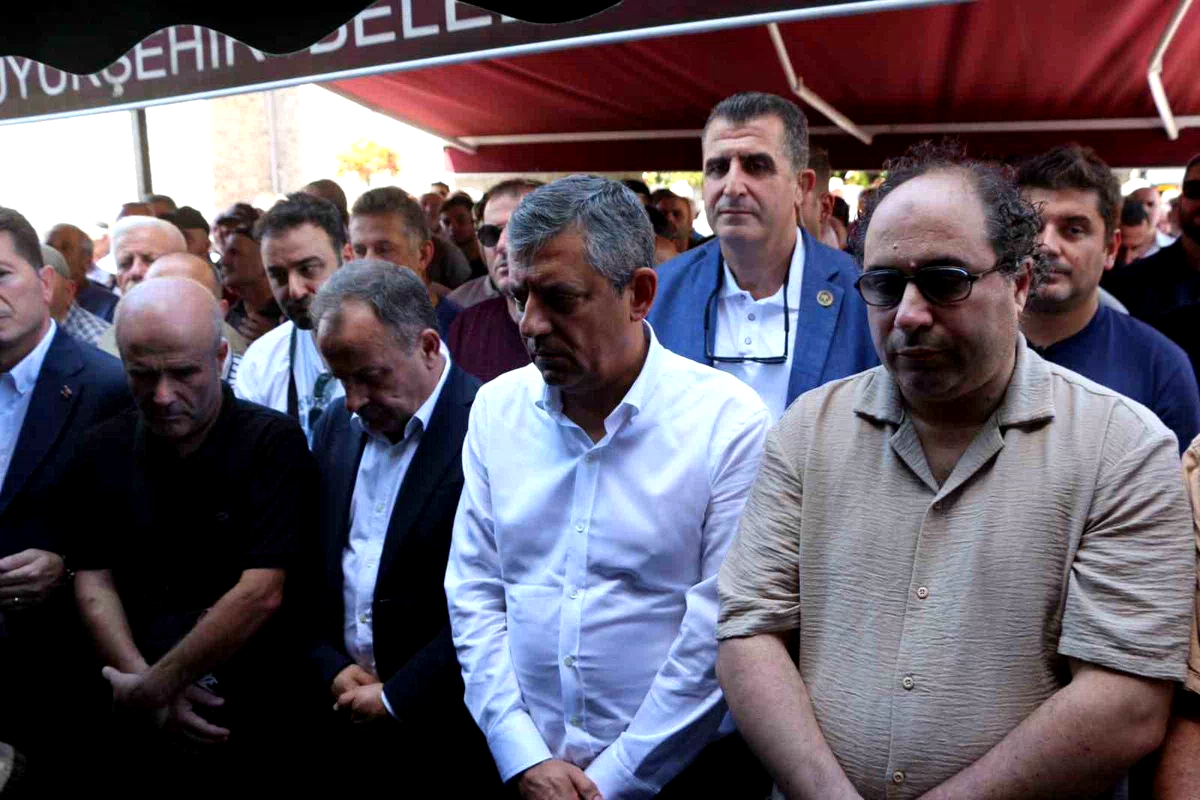 Özgür Özel: "Netanyahu, Erdoğan ile kayıkçı kavgası yaparak kendisine orada güç kazanmaya çalışıyor"