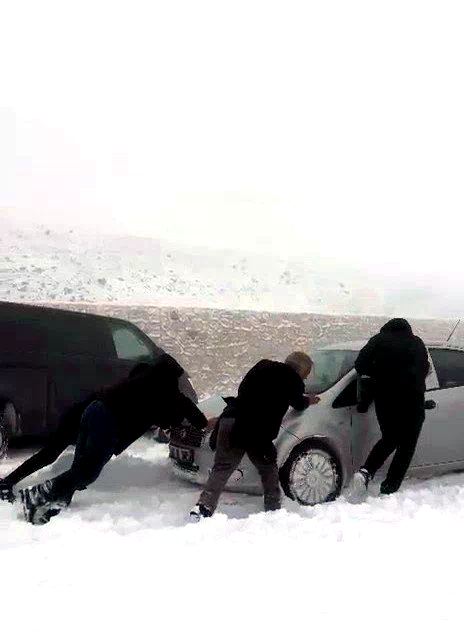 Palandöken geçidinde ulaşıma kar engeli