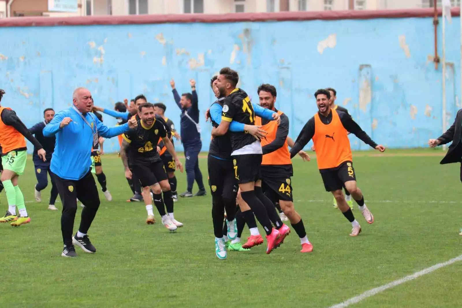 Pazarspor, Aliağa FK’ya 1-0 yenildi.