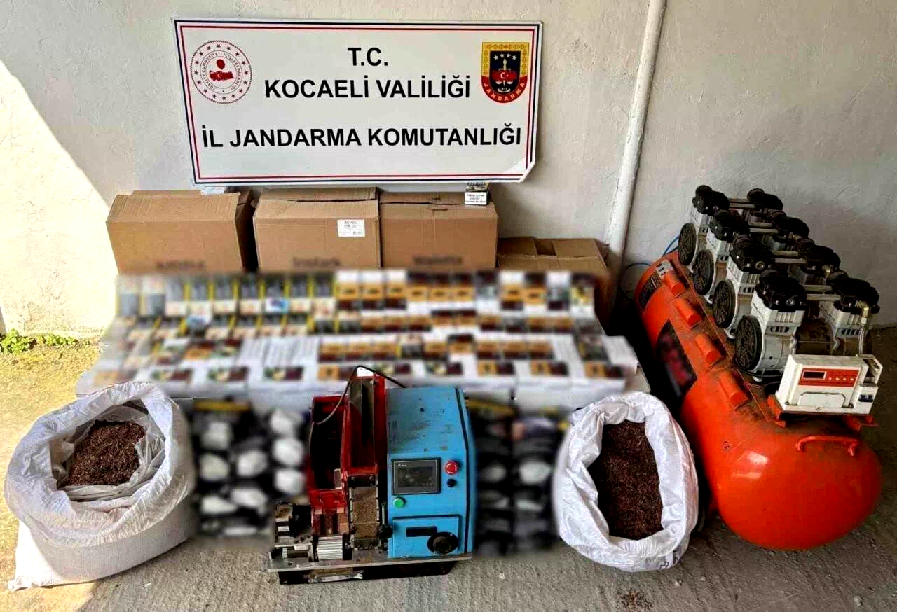 Piyasa değeri yaklaşık 800 bin TL olan makaron ve elektronik sigara ele geçirildi