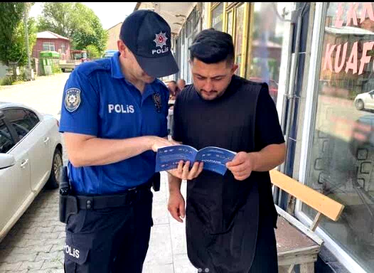 Polis, dolandırıcılığa karşı vatandaşları bilgilendirdi