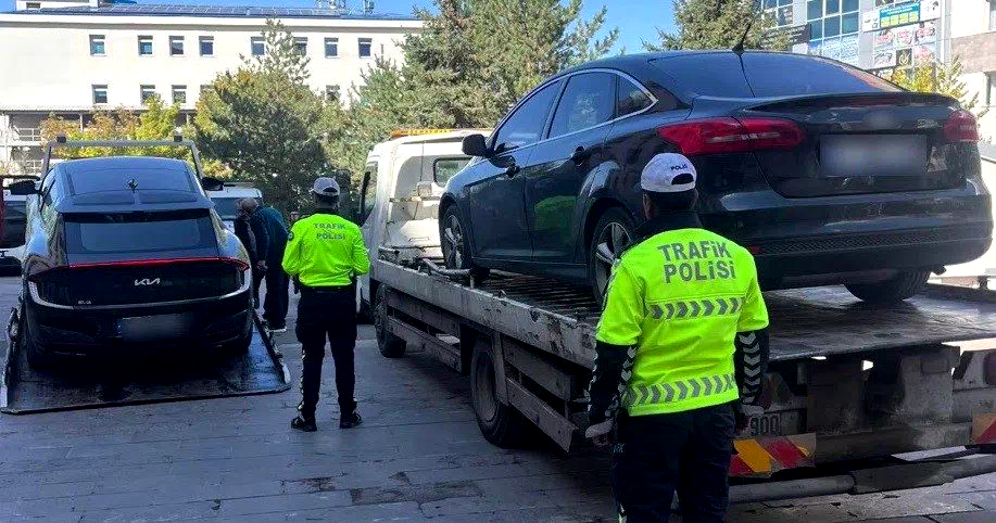 Polis sanal devriye ile drift yaptığını tespit ettiği sürücülere 46 bin TL ceza kesti