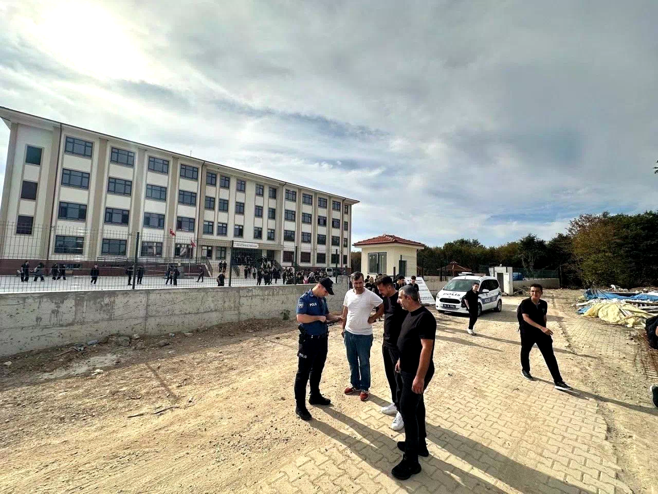 Polis ve jandarma okul çevresinde denetimlerini sıklaştırdı