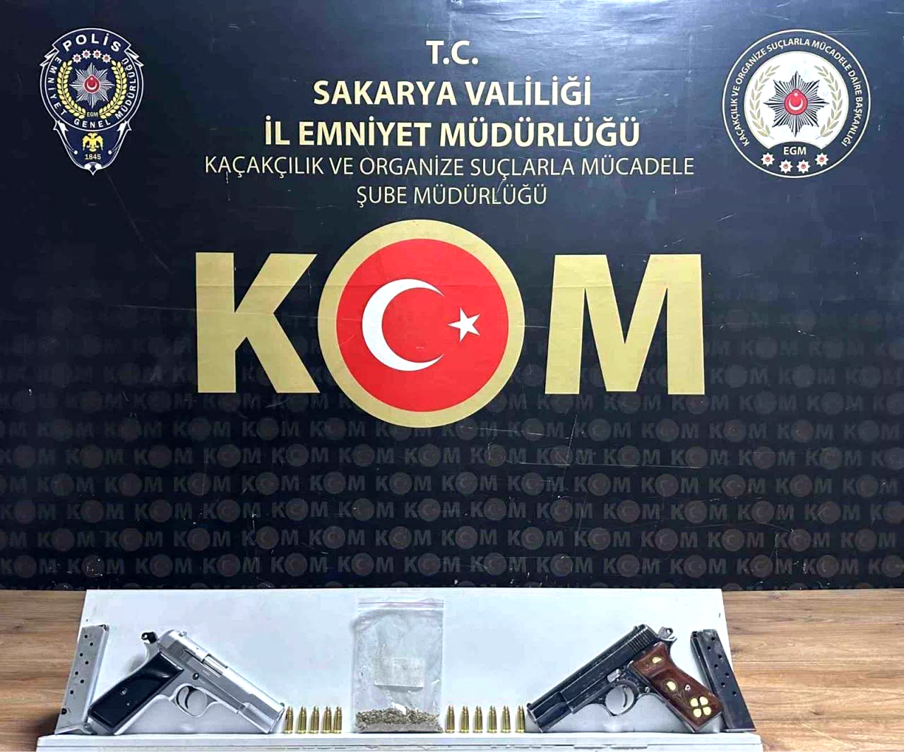 Polisten 4 ayrı operasyon: 8 ruhsatsız silah ele geçirildi, 4 şüpheli gözaltına alındı