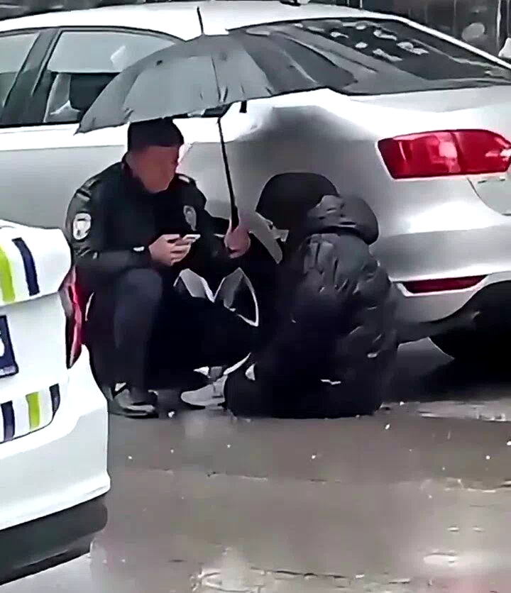 Polisten yürek ısıtan davranış