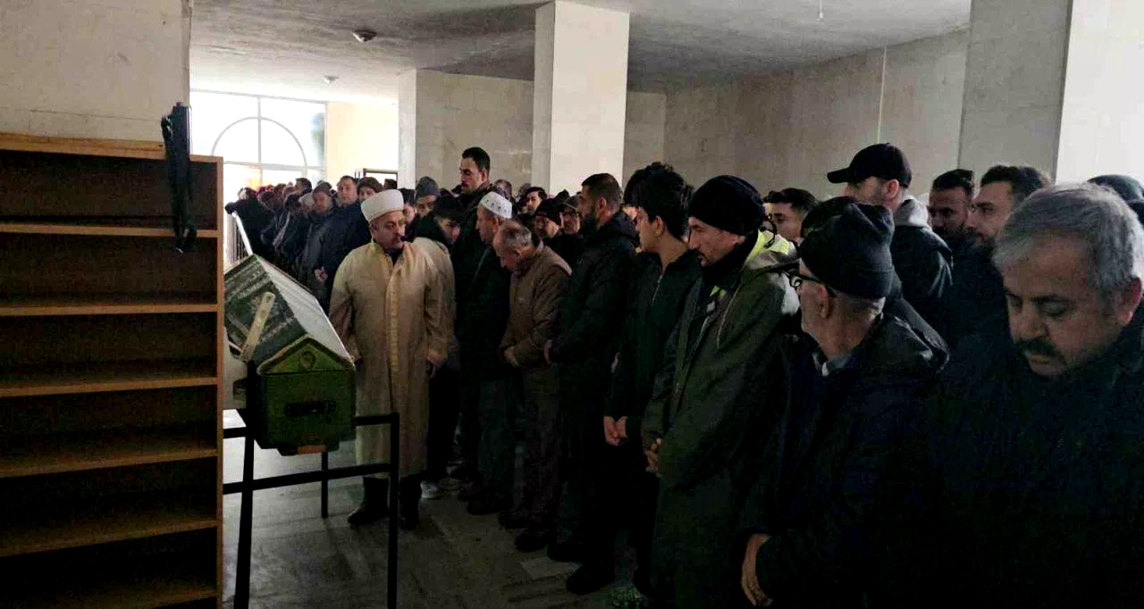 Pompalı tüfekle öldürülen genç toprağa verildi