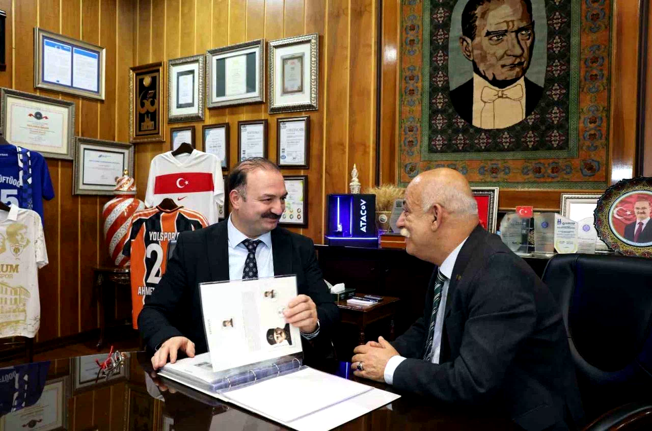 Prof. Dr. Ahmet Nezih Kök’e büyük gümüş madalya