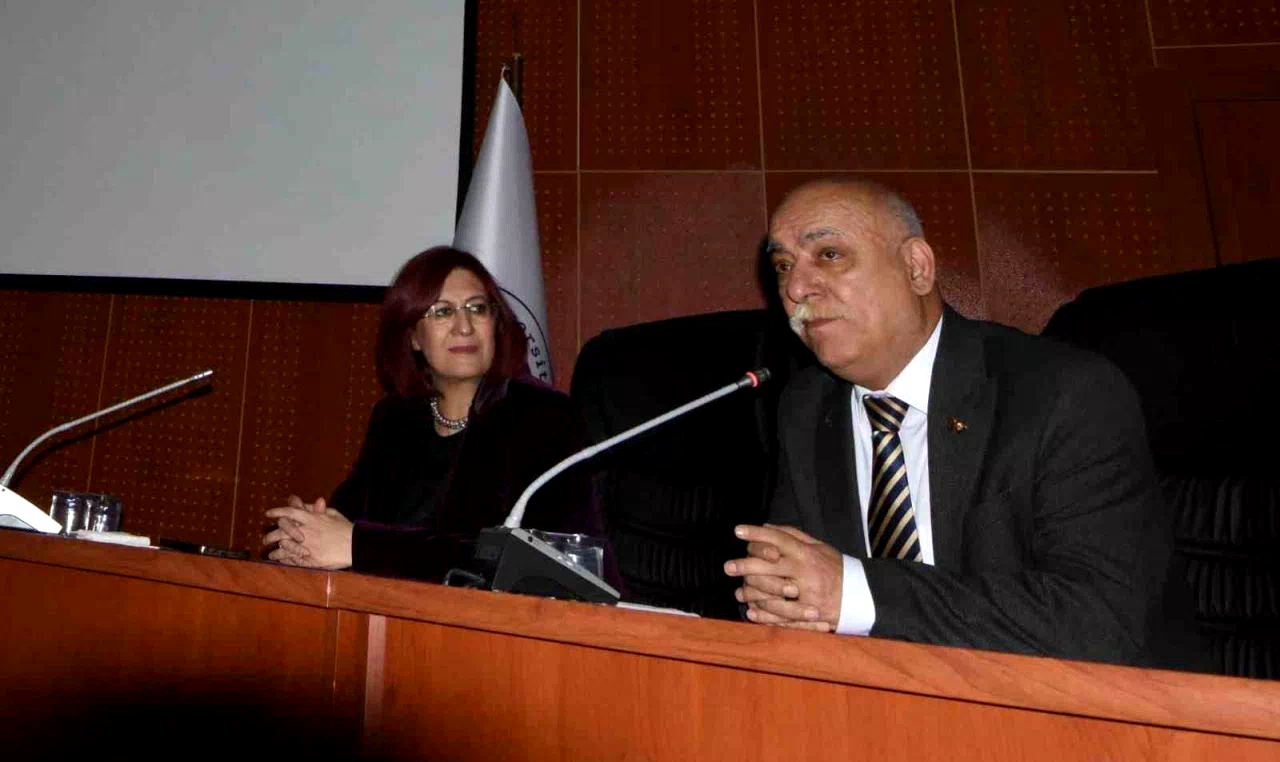 Prof. Dr. Kök, 37 yıllık meslek hayatı deneyimlerini öğrencileriyle paylaştı