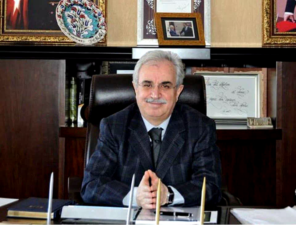 Prof. Dr. Muammer Yaylalı kalbine yenik düştü