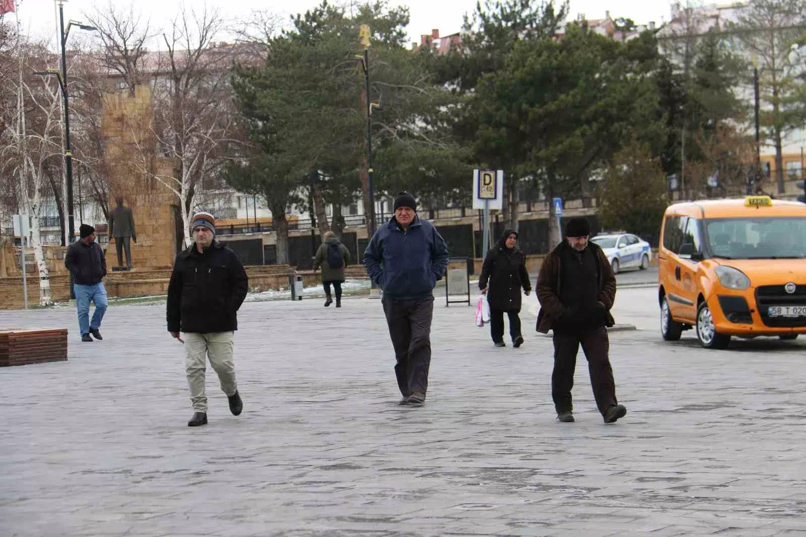 PSİKOLOG KERİME BEGÜM ÖZKAYA: GEÇMİŞ SORUNLARI KALDIRARAK MUTLU OLUN!