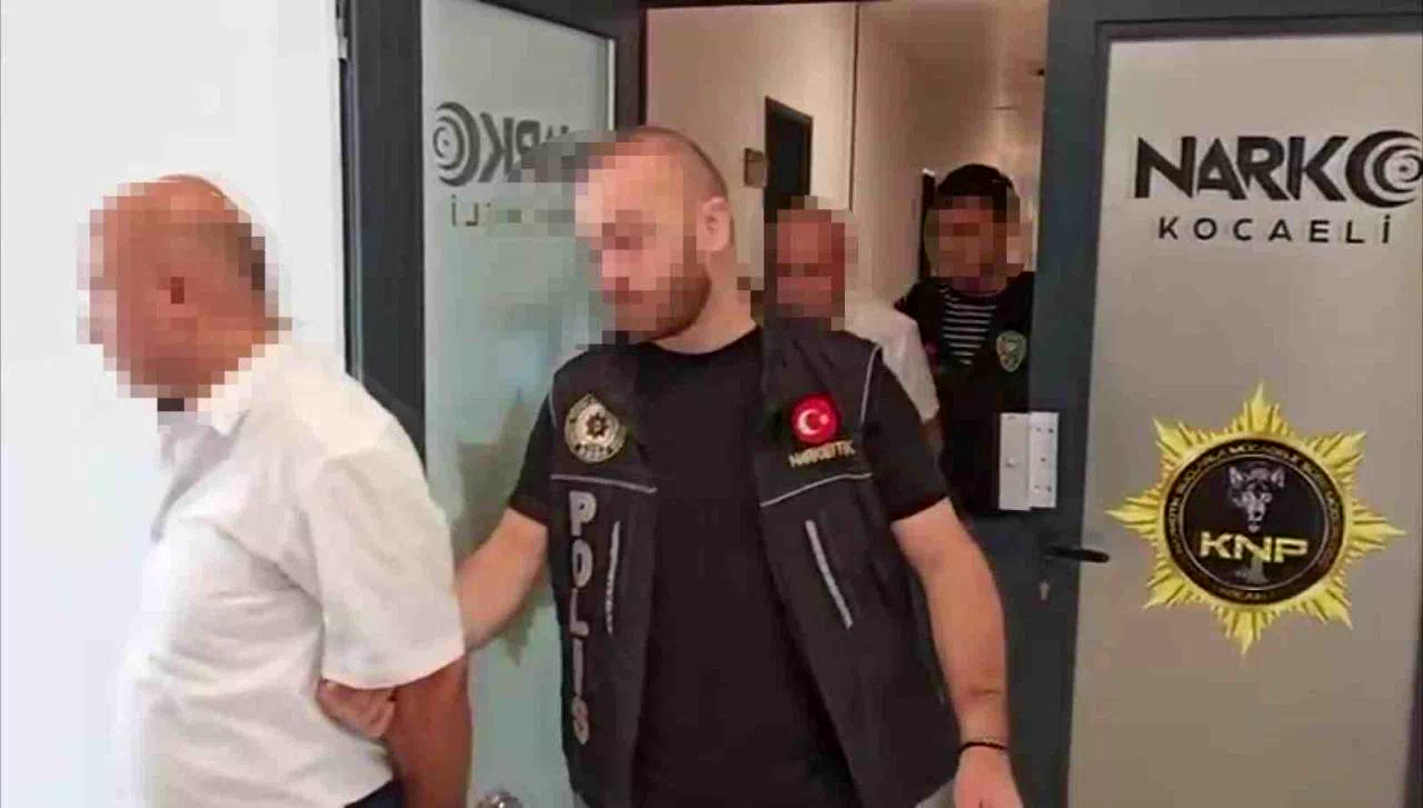 Pul biber içine zulalanmış eroin ele geçirilmişti, 2 şüpheli tutuklandı