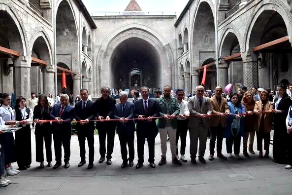Raci Alkır Güzel Sanatlar Lisesi öğrencileri yine hayran bıraktı